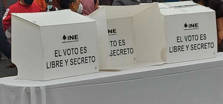Más de mil personas acudieron a votar en las elecciones internas de MORENA
