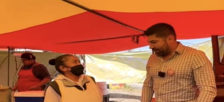 Exhiben a senador Armando Ayala durante transmisión en vivo