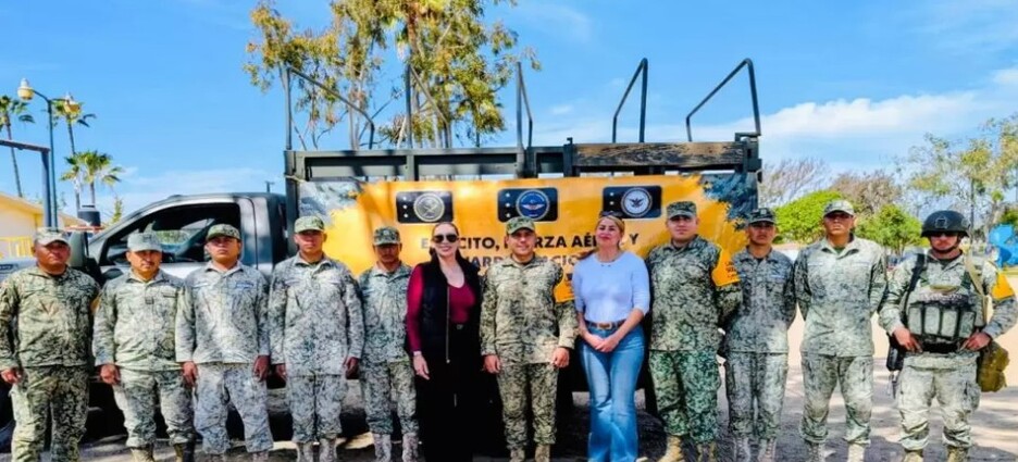 Gobierno de Ensenada y Sedena benefician a estudiantes