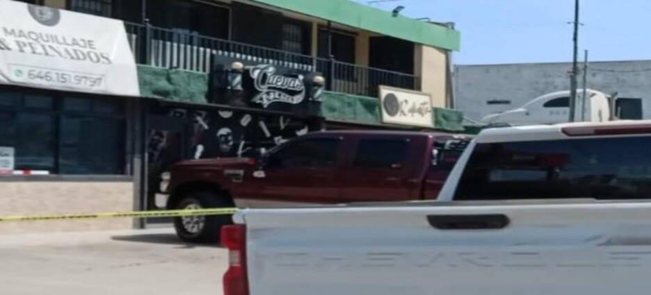 Identifican a hombre victimado en Barberia de Ensenada