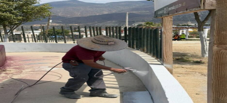 Gobierno de Ensenada implementa acciones de limpieza y mantenimiento en Montemar