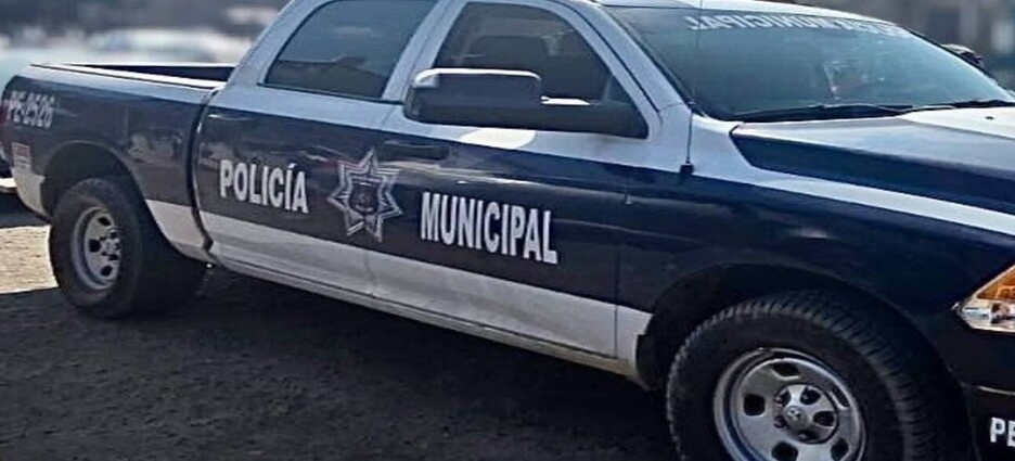 Captan a adolescente dentro de una camioneta y vecinos lo retienen en Ensenada