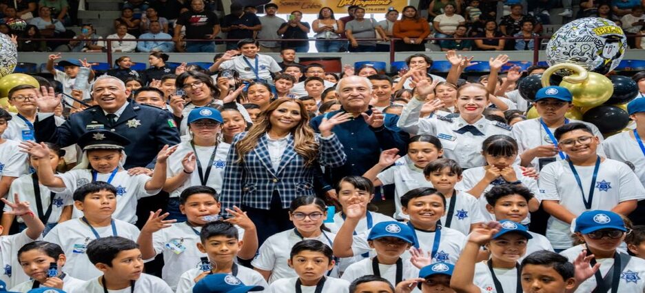 Gobierno de Ensenada concluye segunda generación de la Mini Academia de Policía 2026