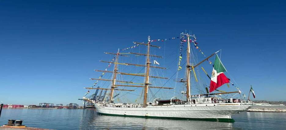 Zarpa Buque Velero Cuauhtémoc de Ensenada